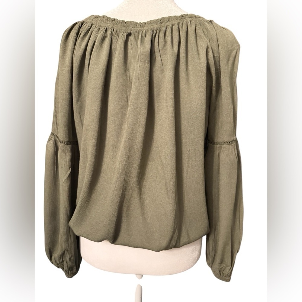 Charlotte Russe army green Boho top elastic at neck cuffs & waist Womens size SM - Picture 5 of 9